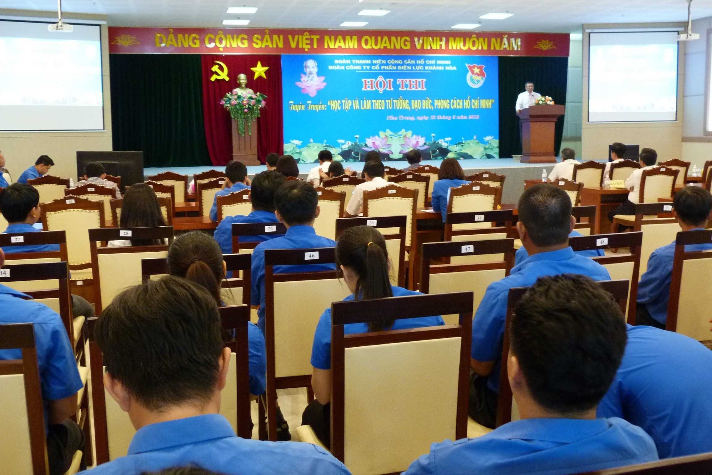 Ông Nguyễn Cao Ký - Phó Bí thư Đảng ủy- TGĐ PC Khánh Hòa phát biểu về ý nghĩa Hội thi